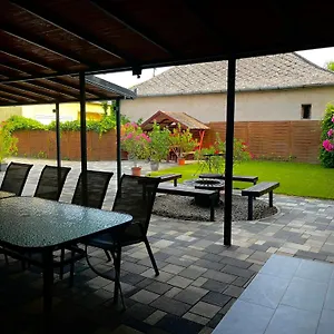  Apartament Tahiti Garden Węgry